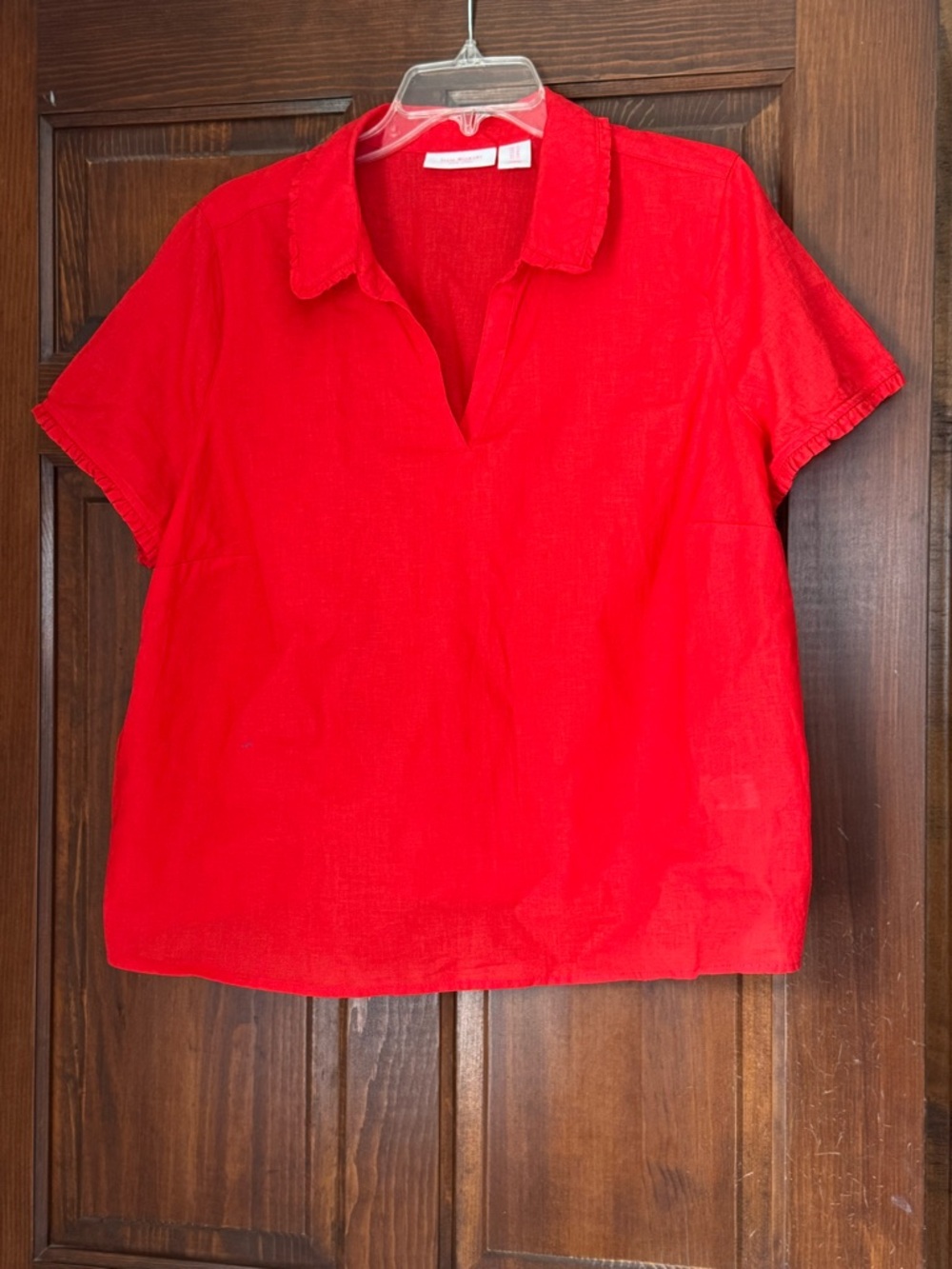 Isaac Mizrahi New York Women’s Red Short-Sleeve Collared Top.  Like new
